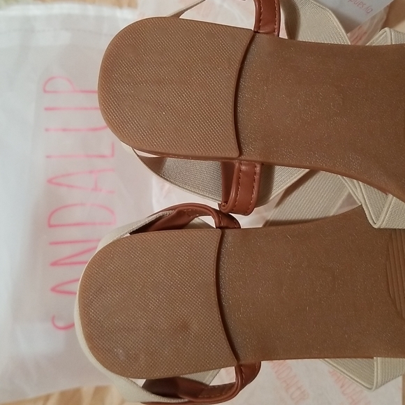 💥3 for $10💥 Sandal Up White Sandal Flats - Picture 6 of 9